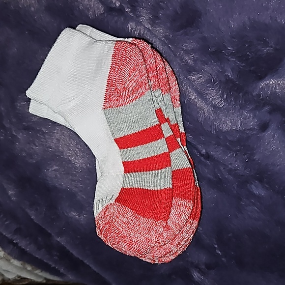 Fruit Of The Loom 4 Pack Kids Brand New White Quarter Socks Red Gray Cushion 3-5 - Picture 2 of 4